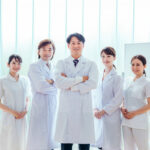 医師とスタッフ